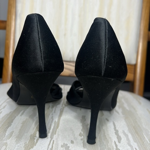 George Heels black size 9 Suade Peep Toe Bow Formal Elegant - Picture 5 of 6